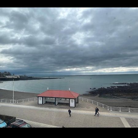 Sea View Apartment - Sleeps 2 Aberystwyth Esterno foto