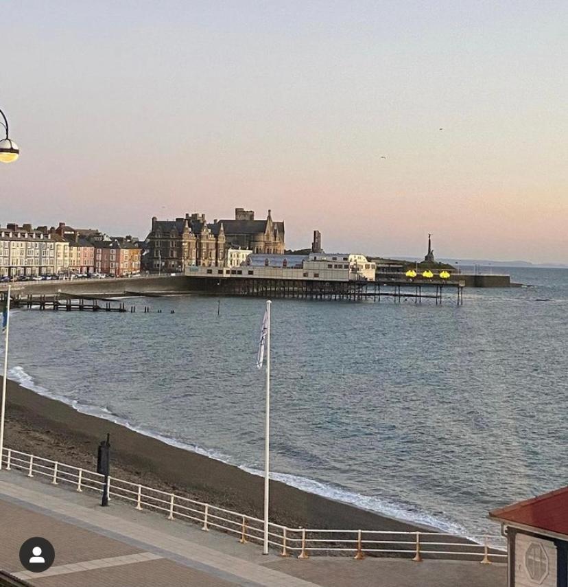 Sea View Apartment - Sleeps 2 Aberystwyth Esterno foto